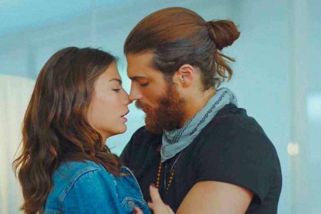 Can Yaman e Demet Ozdemir insieme a Venezia ma sono una coppia oppure no La verità Ma Che