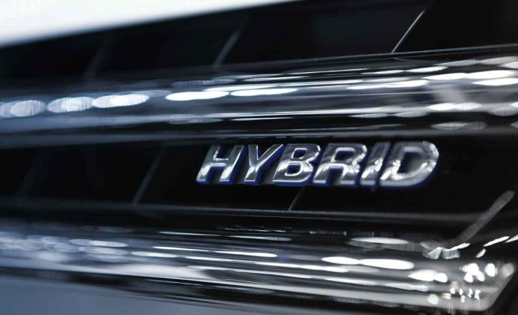Le auto full hybrid che consumano meno
