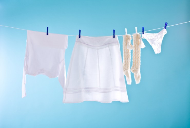 Sbiancare vestiti: soluzione fai da te