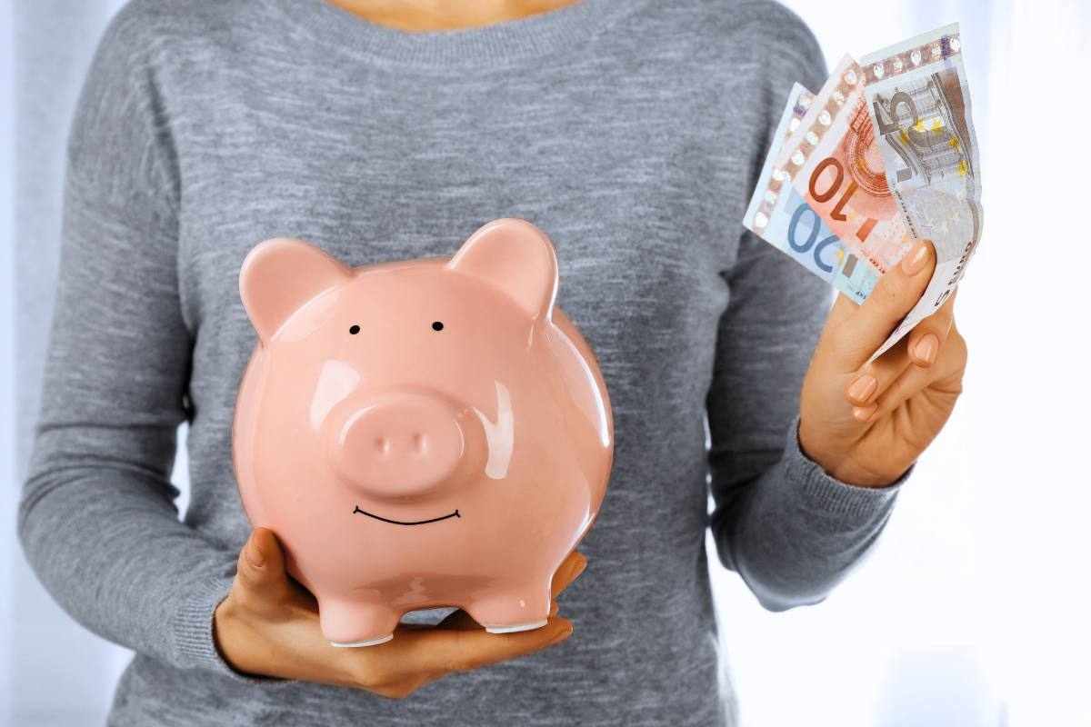 Risparmiare 1300 euro anno: cosa fare