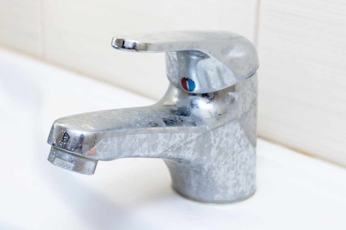 Macchie calcare rubinetti metodo eliminarle