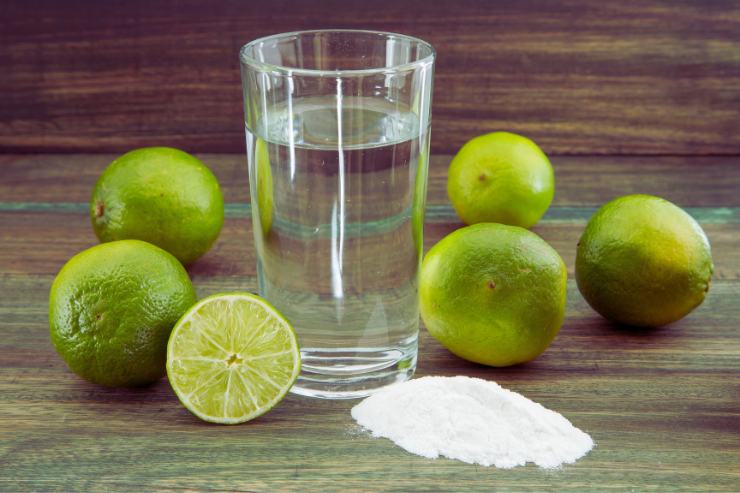 Acqua limone bicarbonato benefici