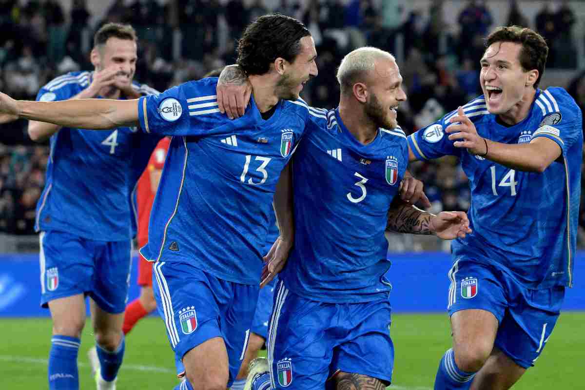 Nazionale italiana azzurro colore